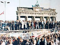 https://upload.wikimedia.org/wikipedia/commons/thumb/1/1c/West_and_East_Germans_at_the_Brandenburg_Gate_in_1989.jpg/200px-West_and_East_Germans_at_the_Brandenburg_Gate_in_1989.jpg